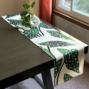 Nordic Contemporary Modern Nature Spotted Begonia Leaves 72'' Table Runner New